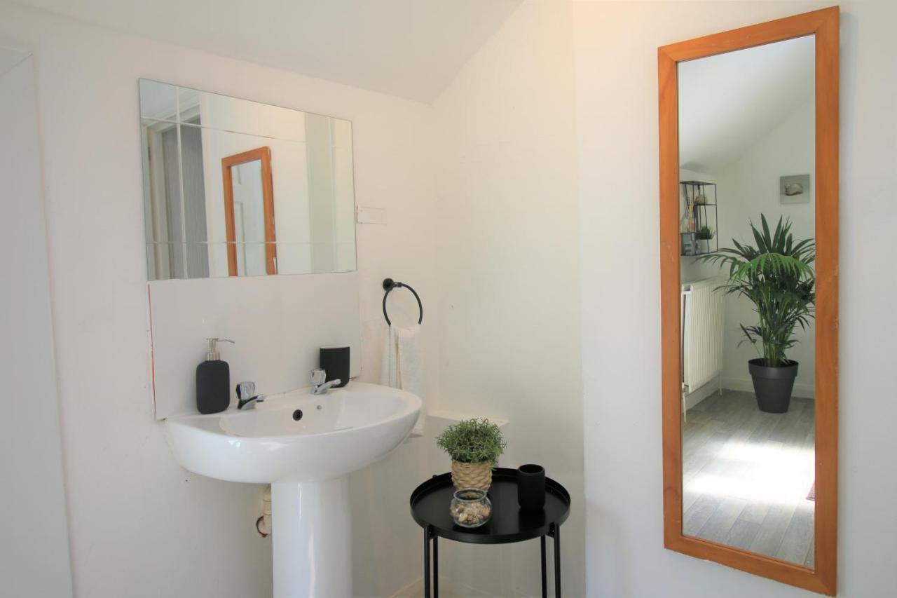 Three Bedroom Townhouse - Free Local Parking - By Property Promise 카디프 외부 사진