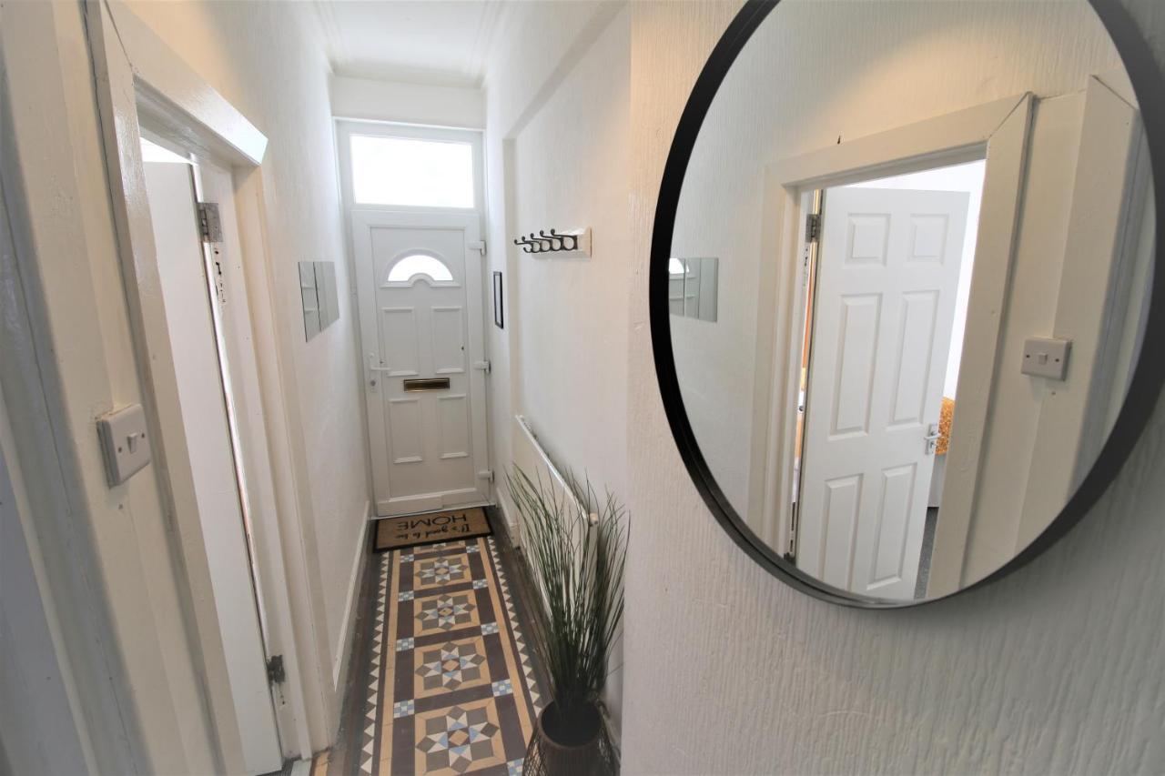 Three Bedroom Townhouse - Free Local Parking - By Property Promise 카디프 외부 사진