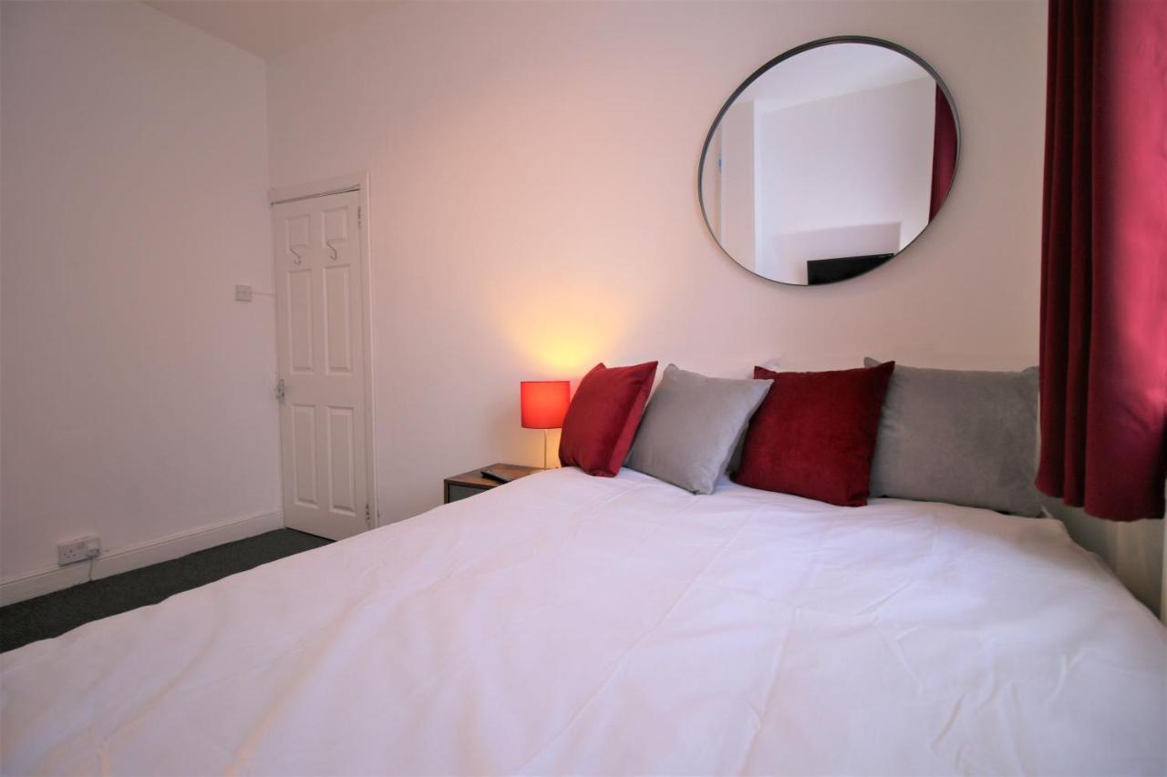 Three Bedroom Townhouse - Free Local Parking - By Property Promise 카디프 외부 사진