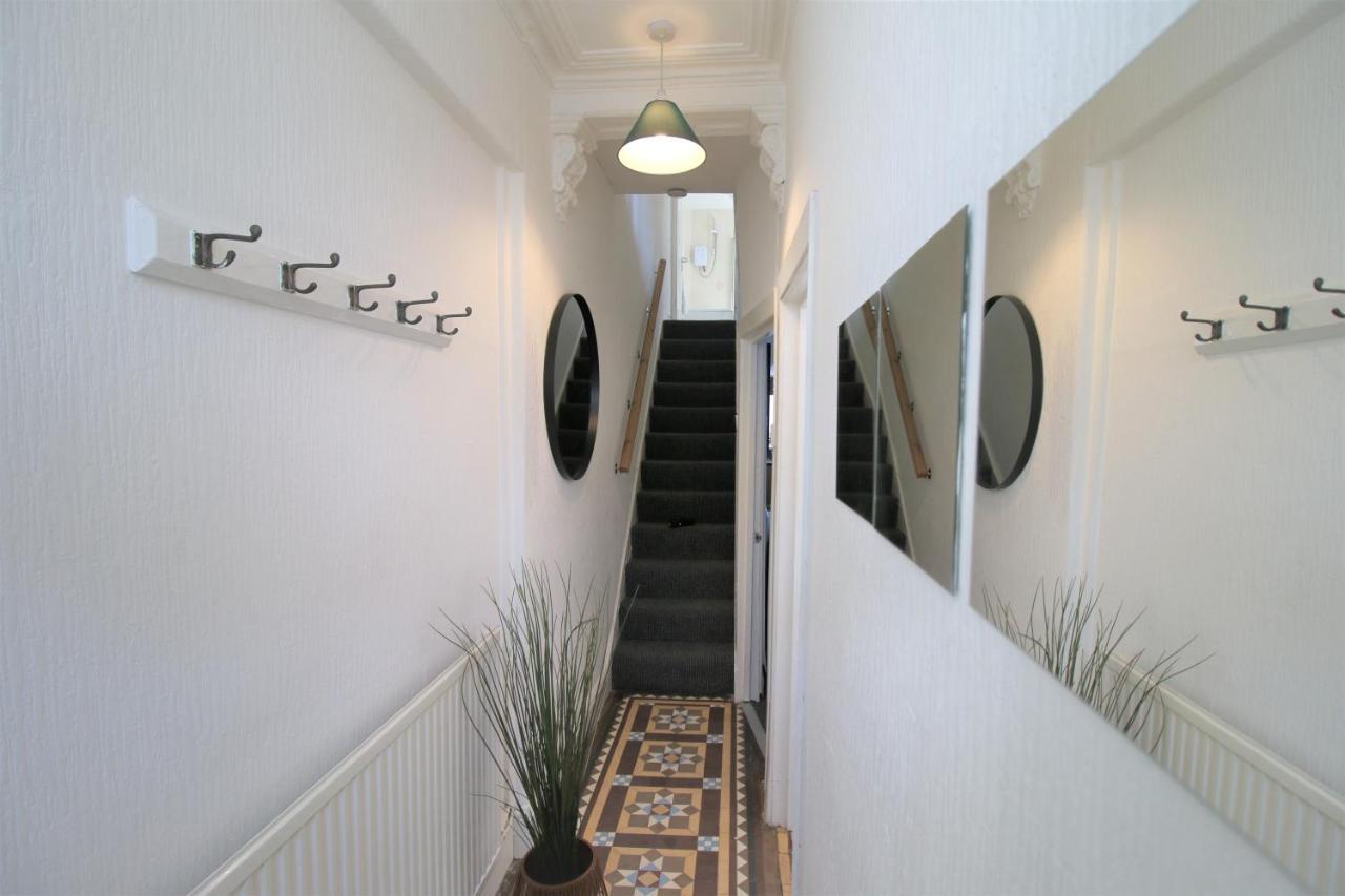 Three Bedroom Townhouse - Free Local Parking - By Property Promise 카디프 외부 사진