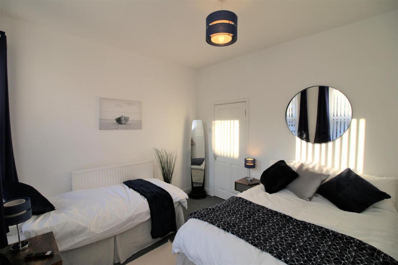 Three Bedroom Townhouse - Free Local Parking - By Property Promise 카디프 외부 사진